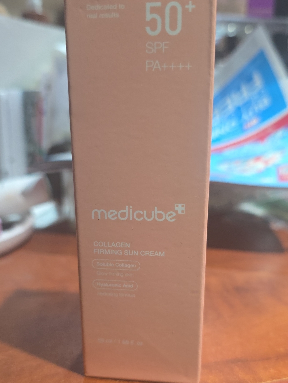 Medicube Collagen Firming Sun Cream SPF 50+ - Peach